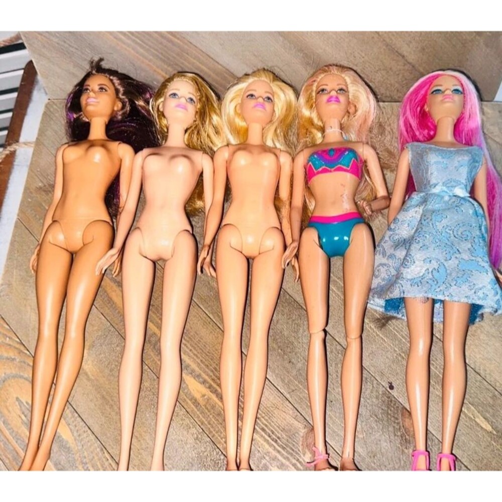 5 Barbie Fashion Dolls